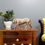 Attractive Metal Lion Home Decor Showpiece Gift Items for Living Room